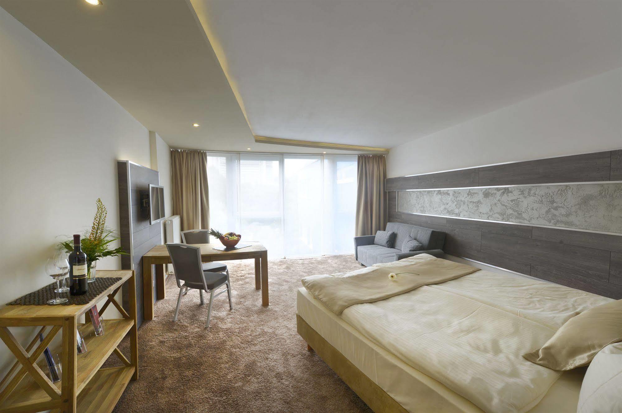 Petul Apart Hotel City Premium Essen Buitenkant foto